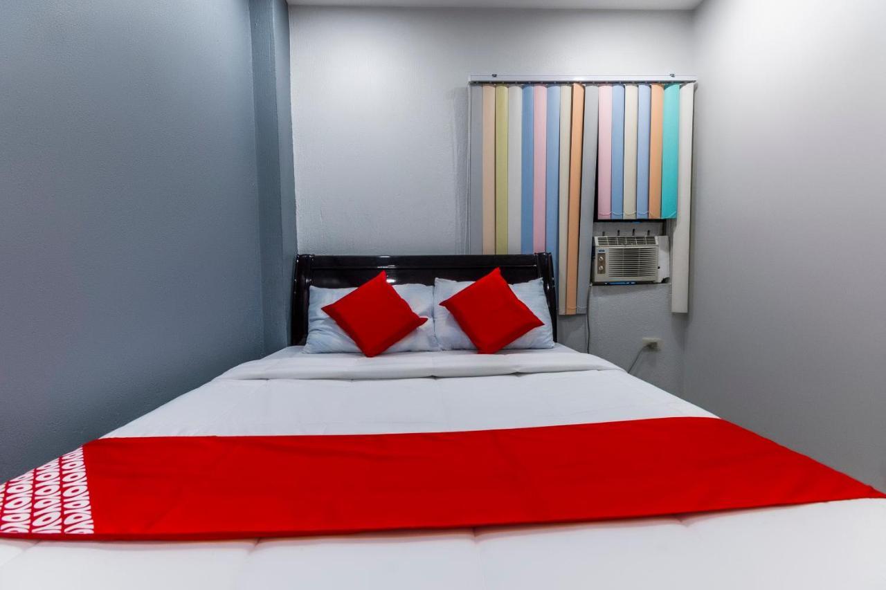 Vaccinated Staff - Oyo 476 Hedda Hotel Cebu Εξωτερικό φωτογραφία