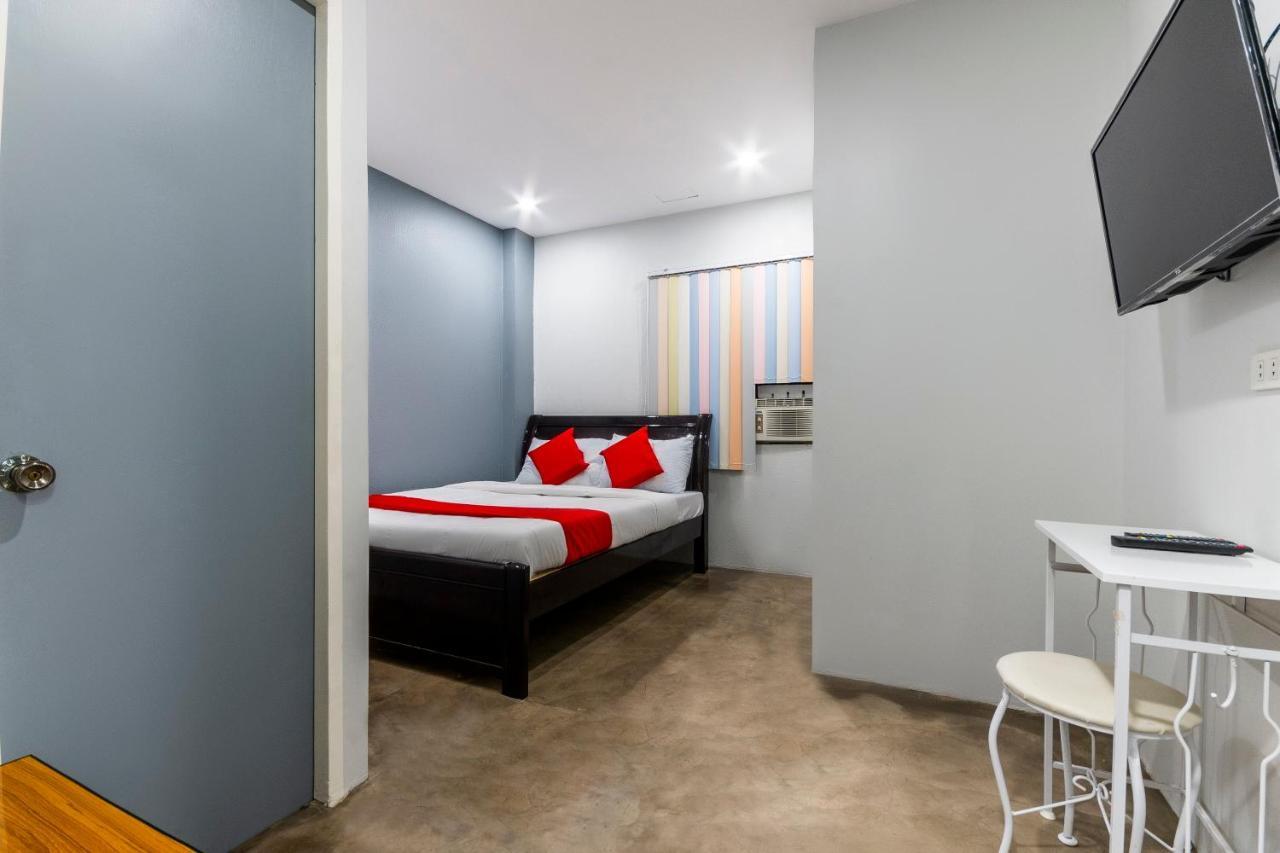 Vaccinated Staff - Oyo 476 Hedda Hotel Cebu Εξωτερικό φωτογραφία