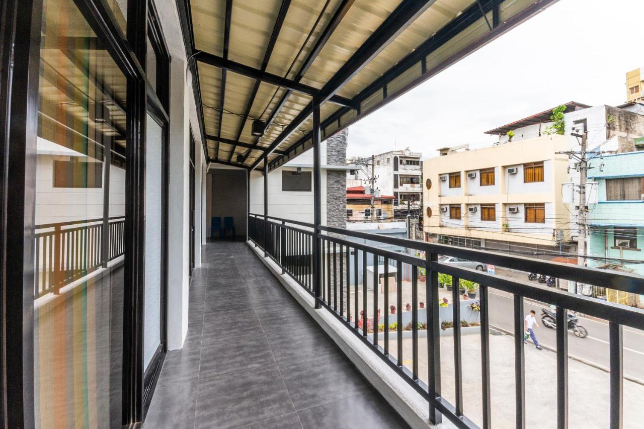 Vaccinated Staff - Oyo 476 Hedda Hotel Cebu Εξωτερικό φωτογραφία